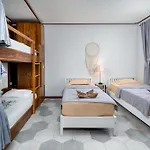 Interconnection Hostel