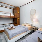 Interconnection Hostel